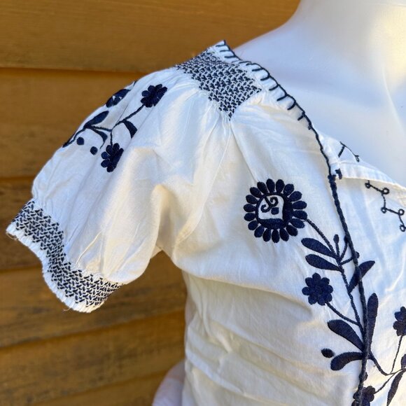 Francesca’s White With Blue Floral Embroidery Shirt Size S - Picture 4 of 10